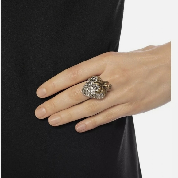 Authentic Gucci Strawberry Ring with white Crystal - Picture 12 of 13